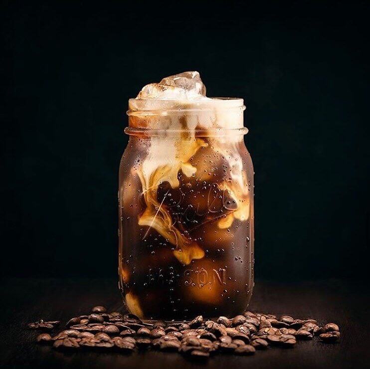 کلدبروهای کافه گیو، كافه دنج خيابان فلسطين