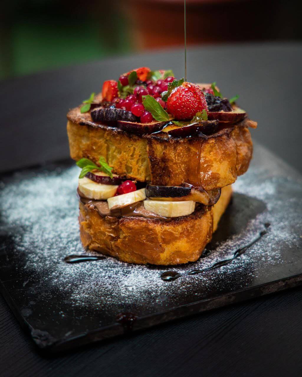 فرنچ تست کافه گراف از کافه های خیابان فلسطین