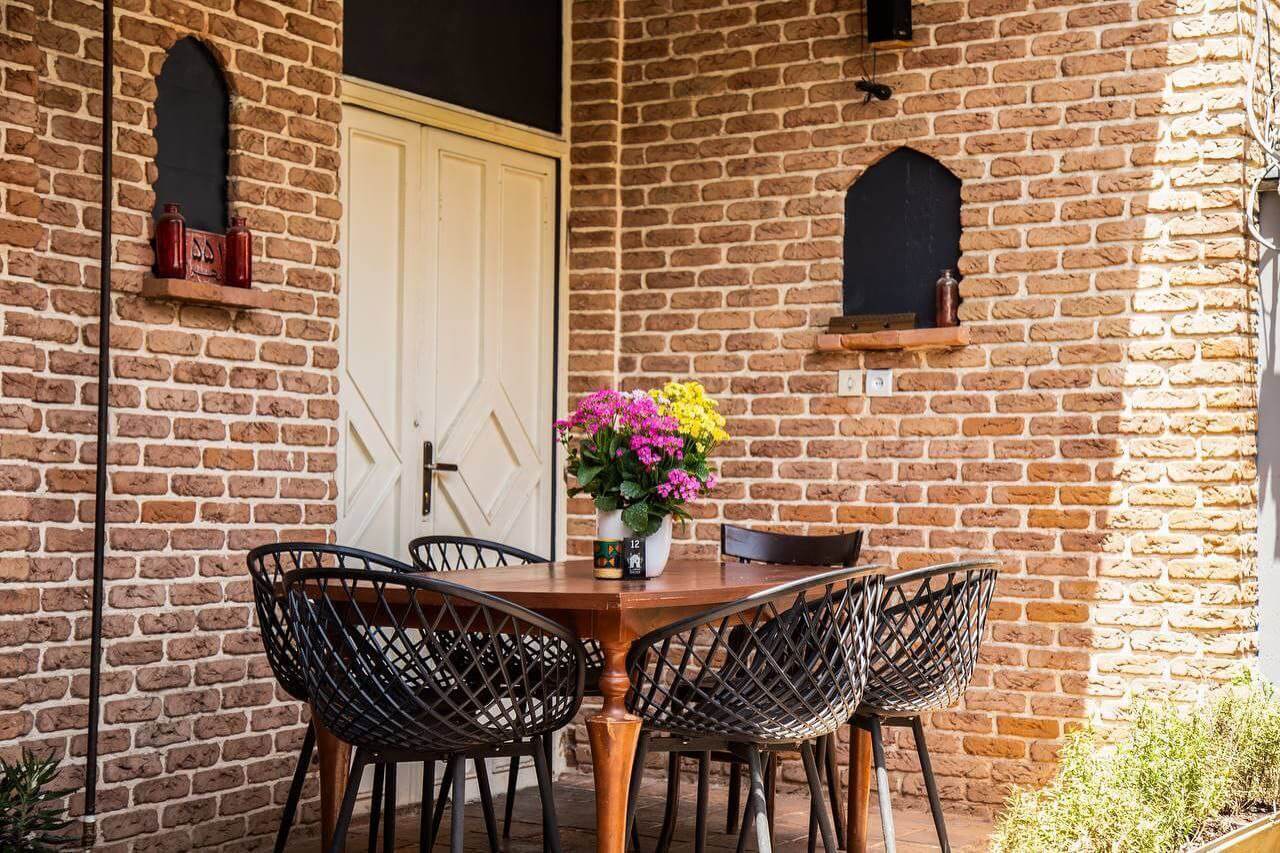 تراس خانه اطلسی در خیابان فلسطین