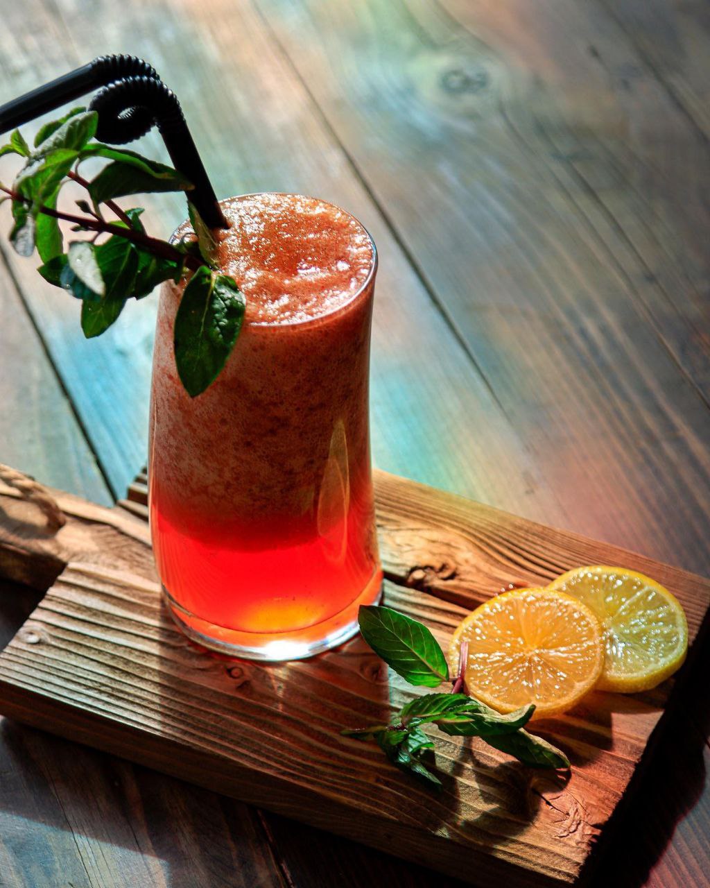 اسموتی‌های فصل در کافه پلاک در خیابان فلسطین