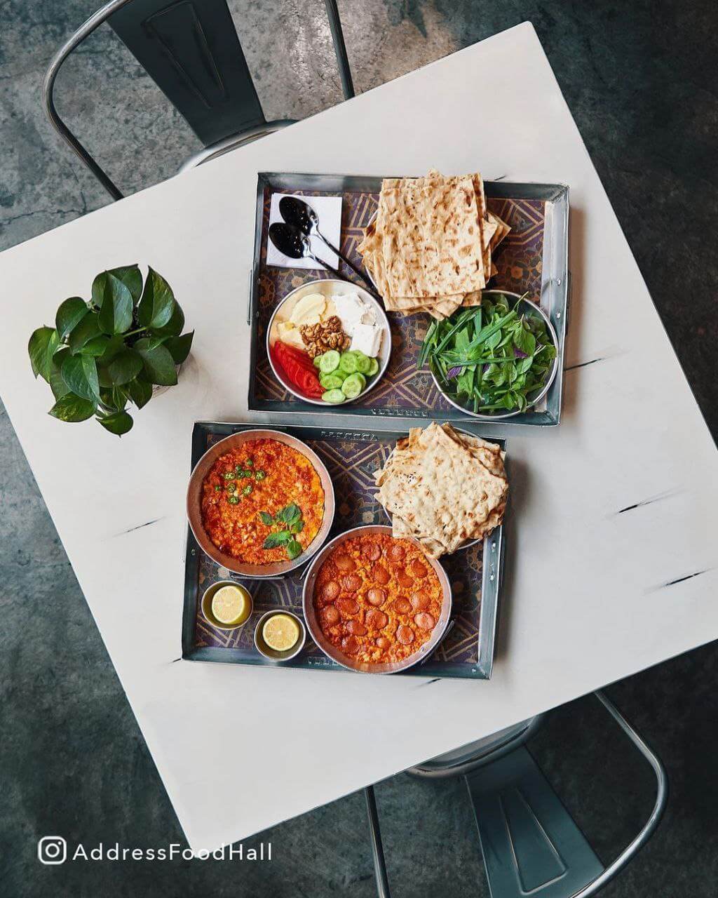 صبحانه در فودهال آدرس در خیابان فرشته