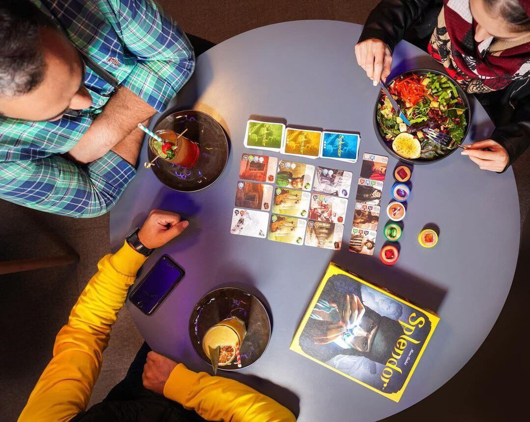 بازیهای رومیزی متنوع در کافه الک دولک