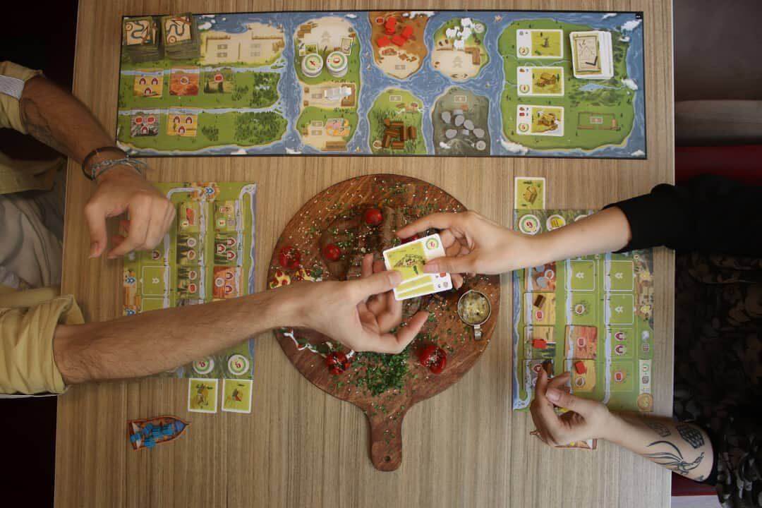 بازیهای دسته جمعی در کافه بوردلند