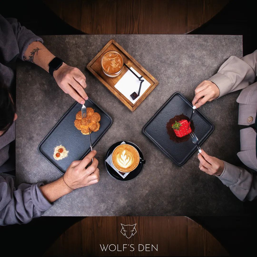 کافه بازی ولفز دن با منوی متنوع دسر و نوشیدنی