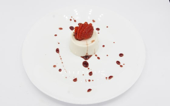 دسرهای متنوع در رستوران بوکا در نیاوران