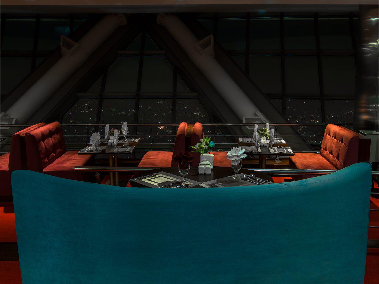 رستوران برج میلاد