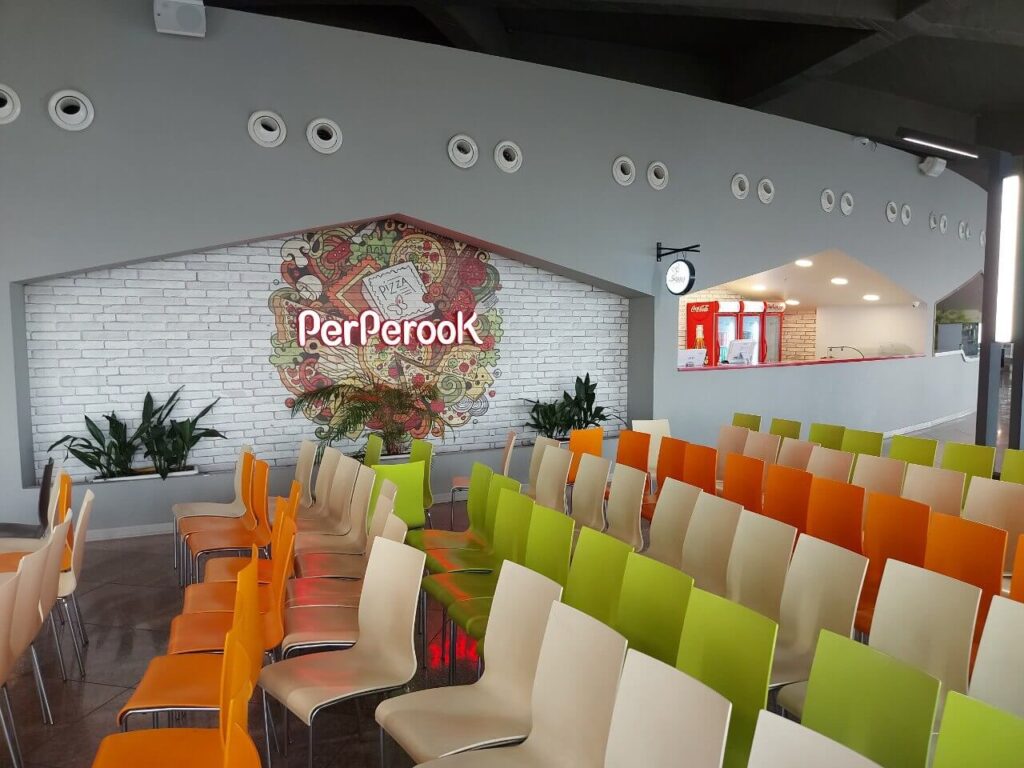 فست فود زنجیره ای پرپروک در فودکورت برج میلاد