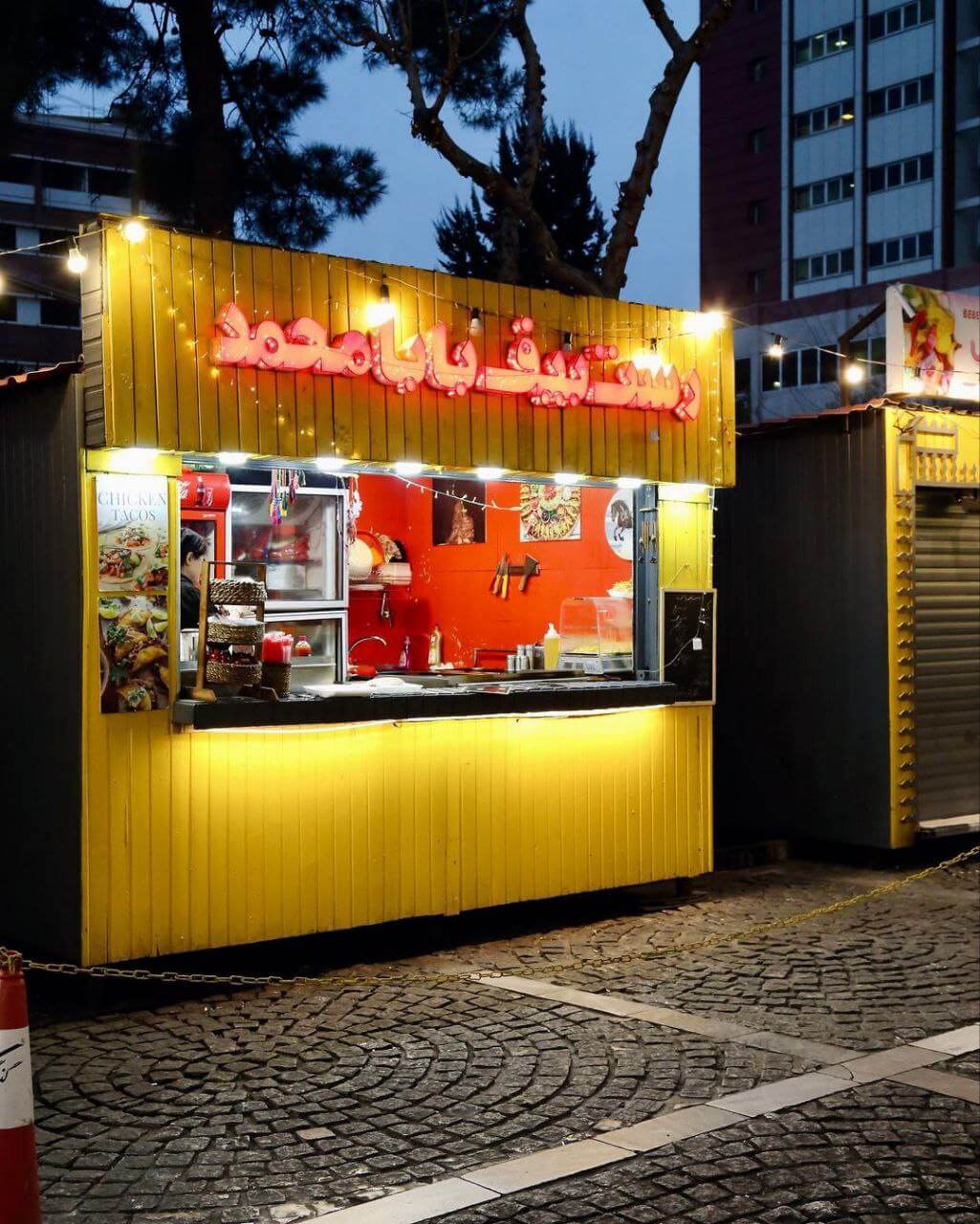 خیابان شکموهای تهران کجاست