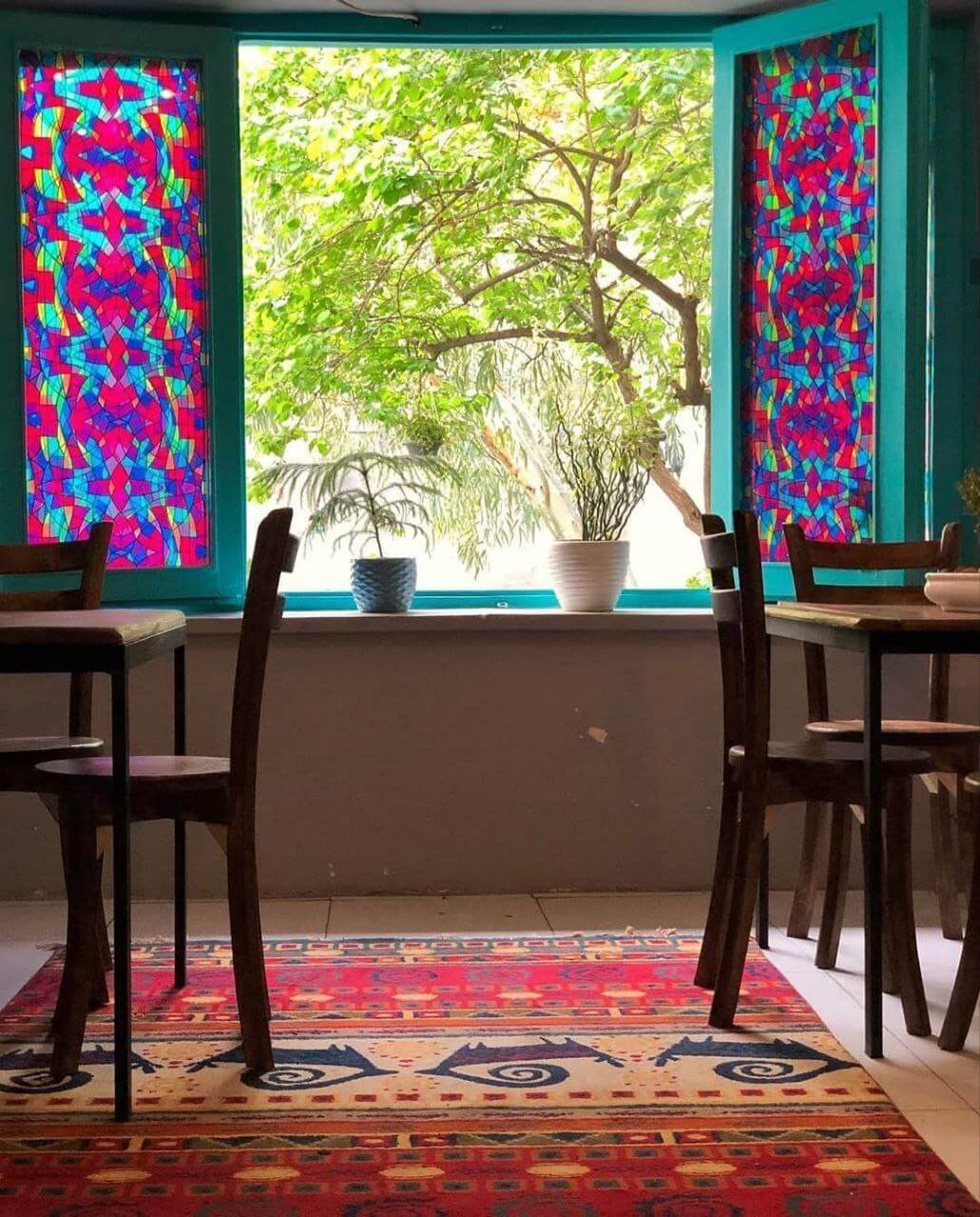 کافه قدیمی پلاک در خیابان فلسطین