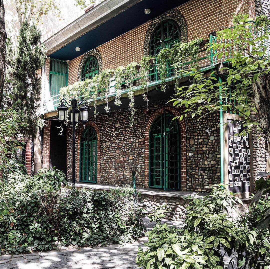 کافه رستوران قدیمی روشنان