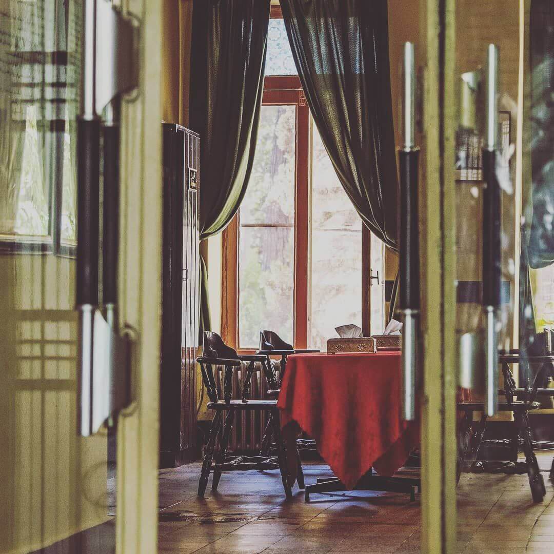 کافه مادری، از کافه های ارزان قیمت تهران