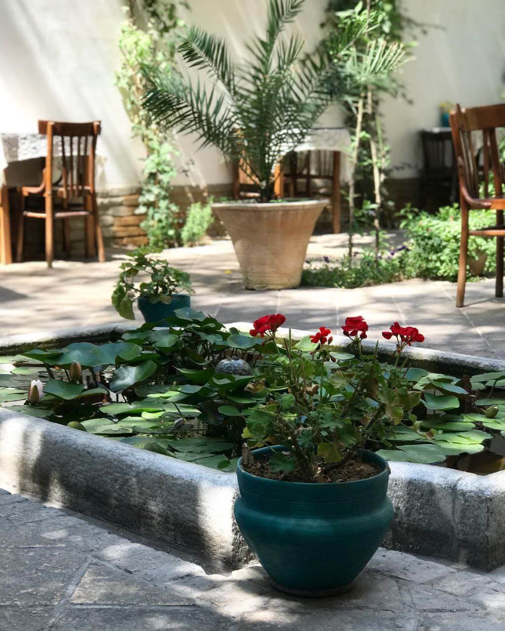 فضای بیرونی کافه خانه قدیمی تهرون کندوان