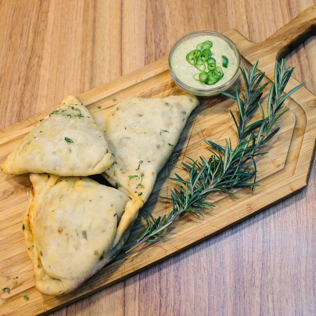 سمبوسه هندی کافه خودمونی در ونک پارک