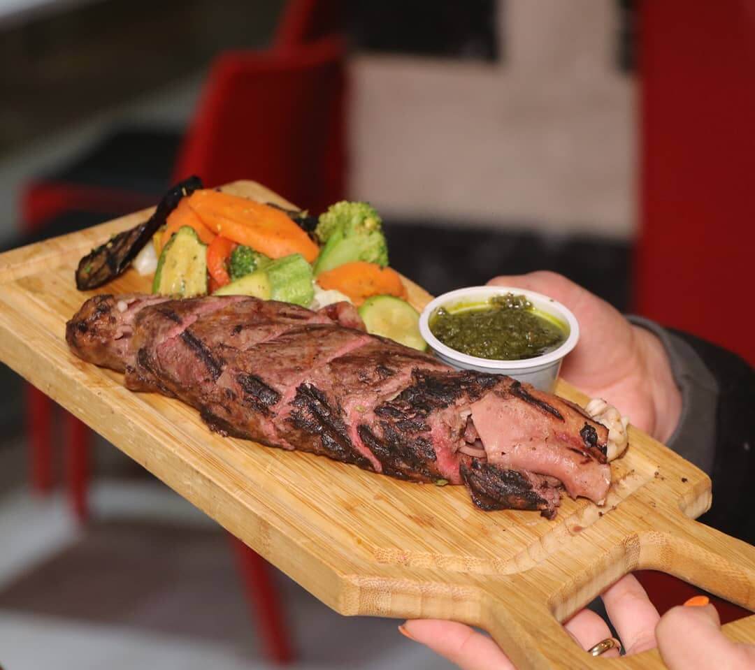 استیک در رستوران خودمونی ونک پارک تهران