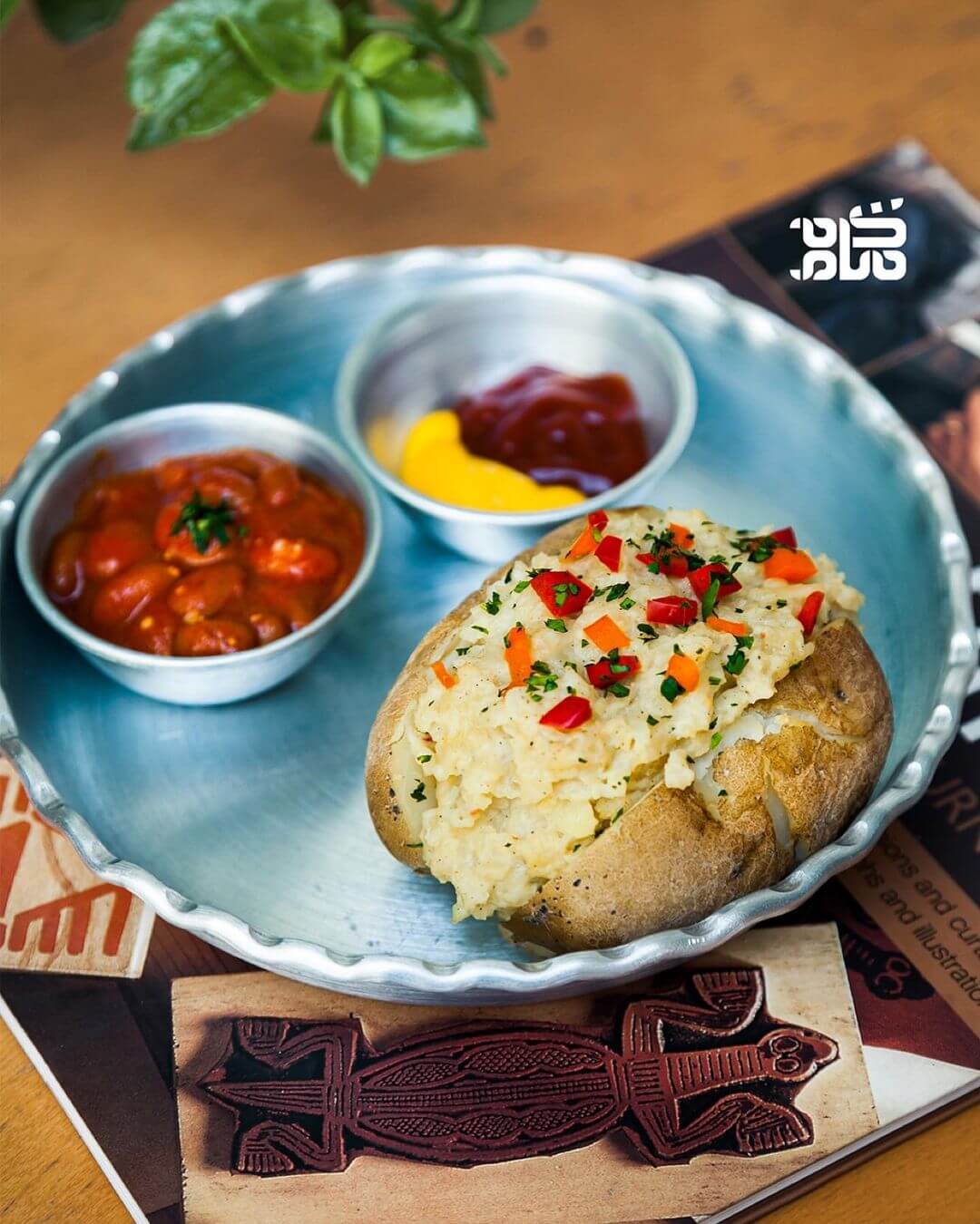 پوره سیب زمینی کافه فیلم کلاسیک در خیابان نجات الهی