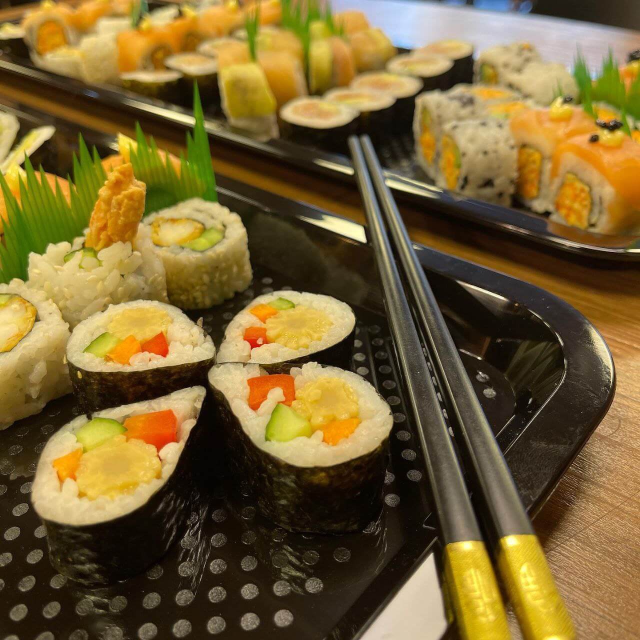 سرو سوشی در رستوران مستر کنتاکی