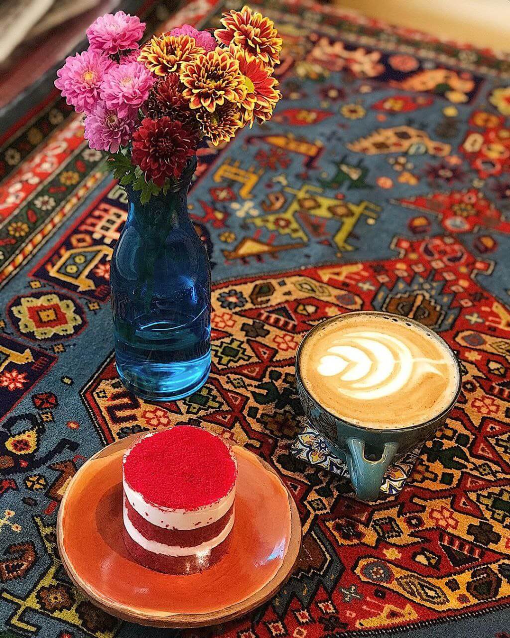 کیک رد ولوت در کافه رحیمیه