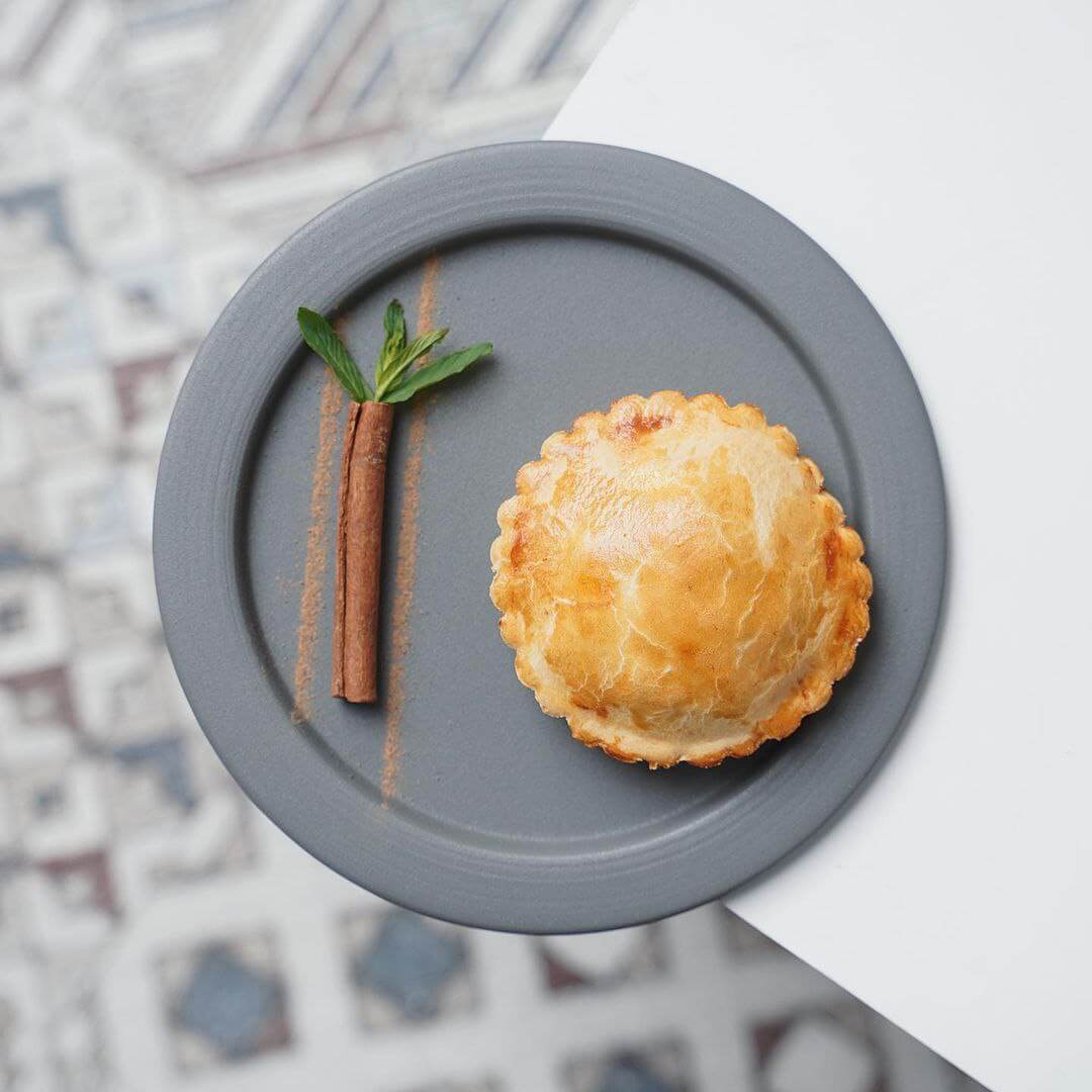 کافه گالری راوی