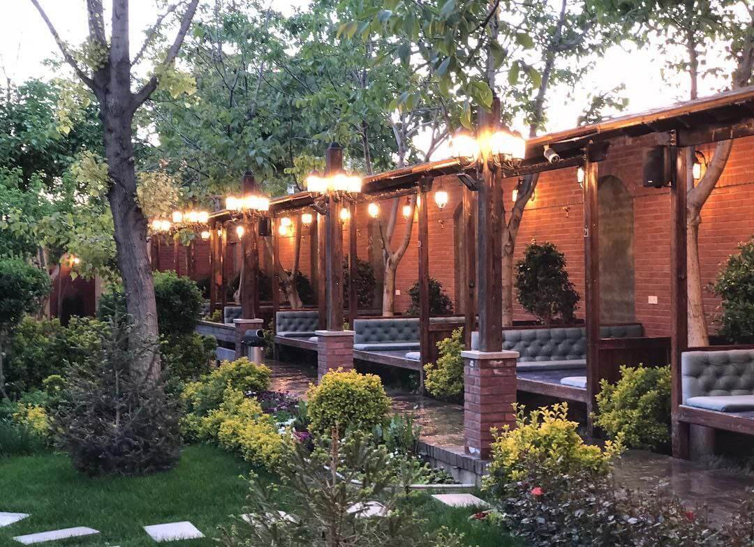 فضای آزاد باغ رستوران سعادت آباد