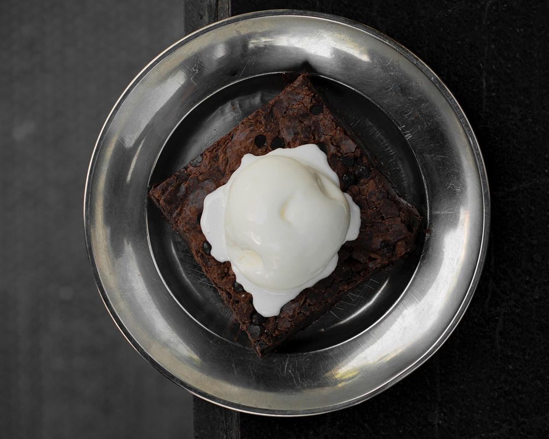 براونی در کافه گریفون خیابان کریمخان