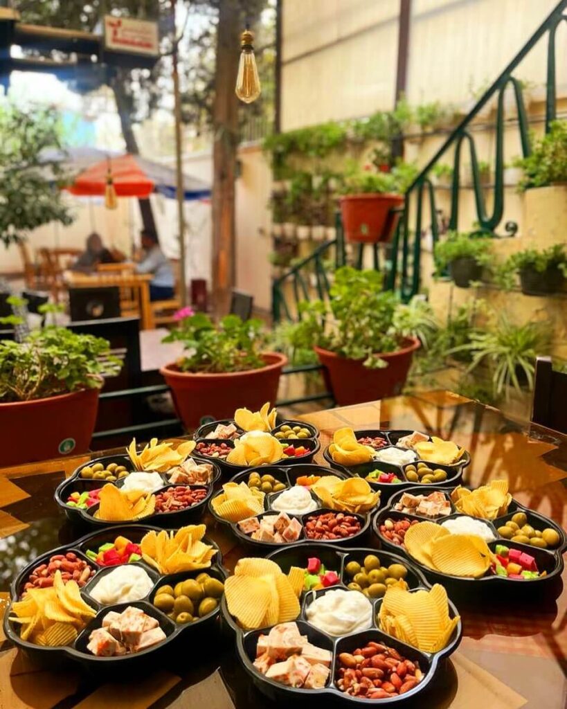 سینی مزه کافه حوض کاشی