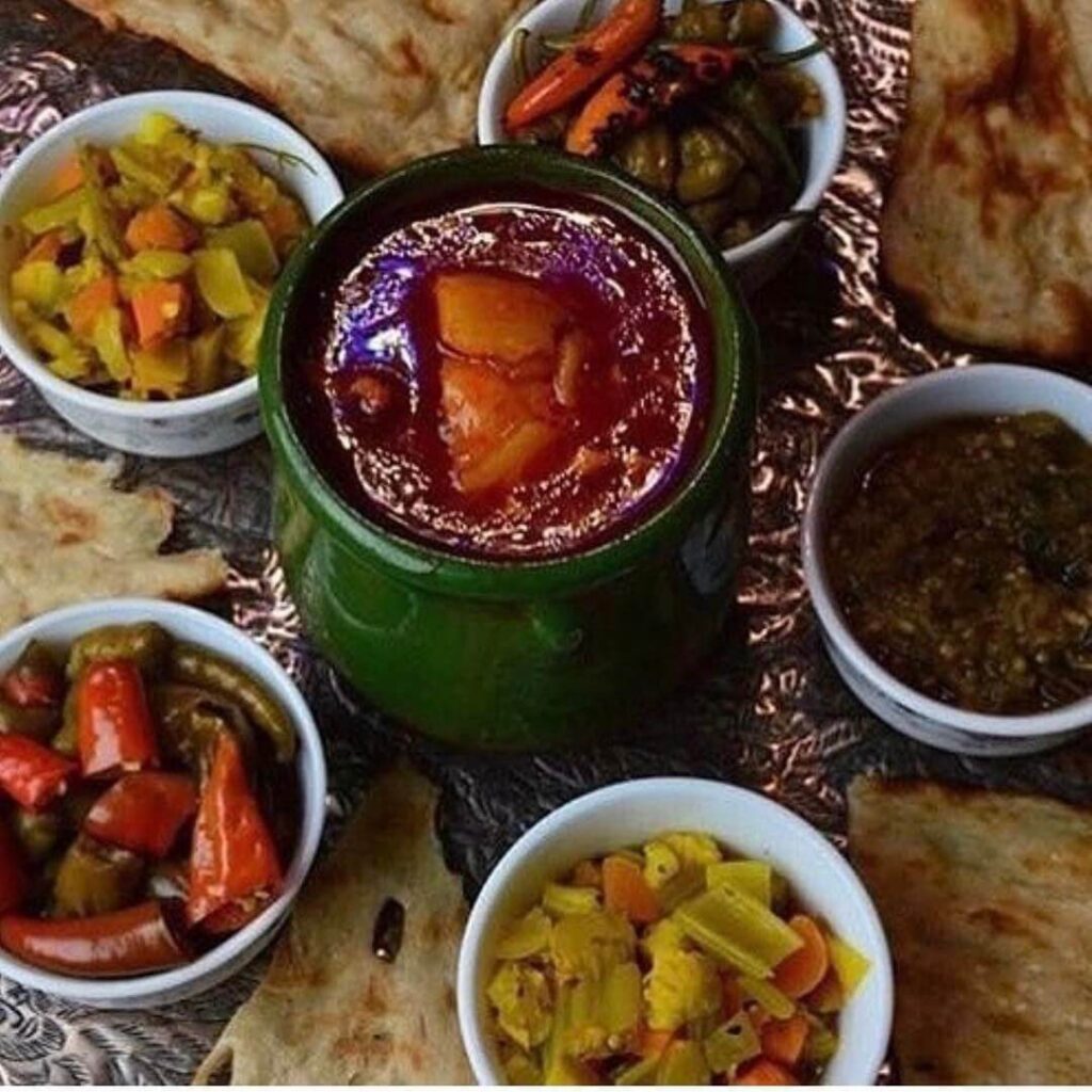 دیزی رستووران آسیاب در نزدیکی رودخانه کن در شهران