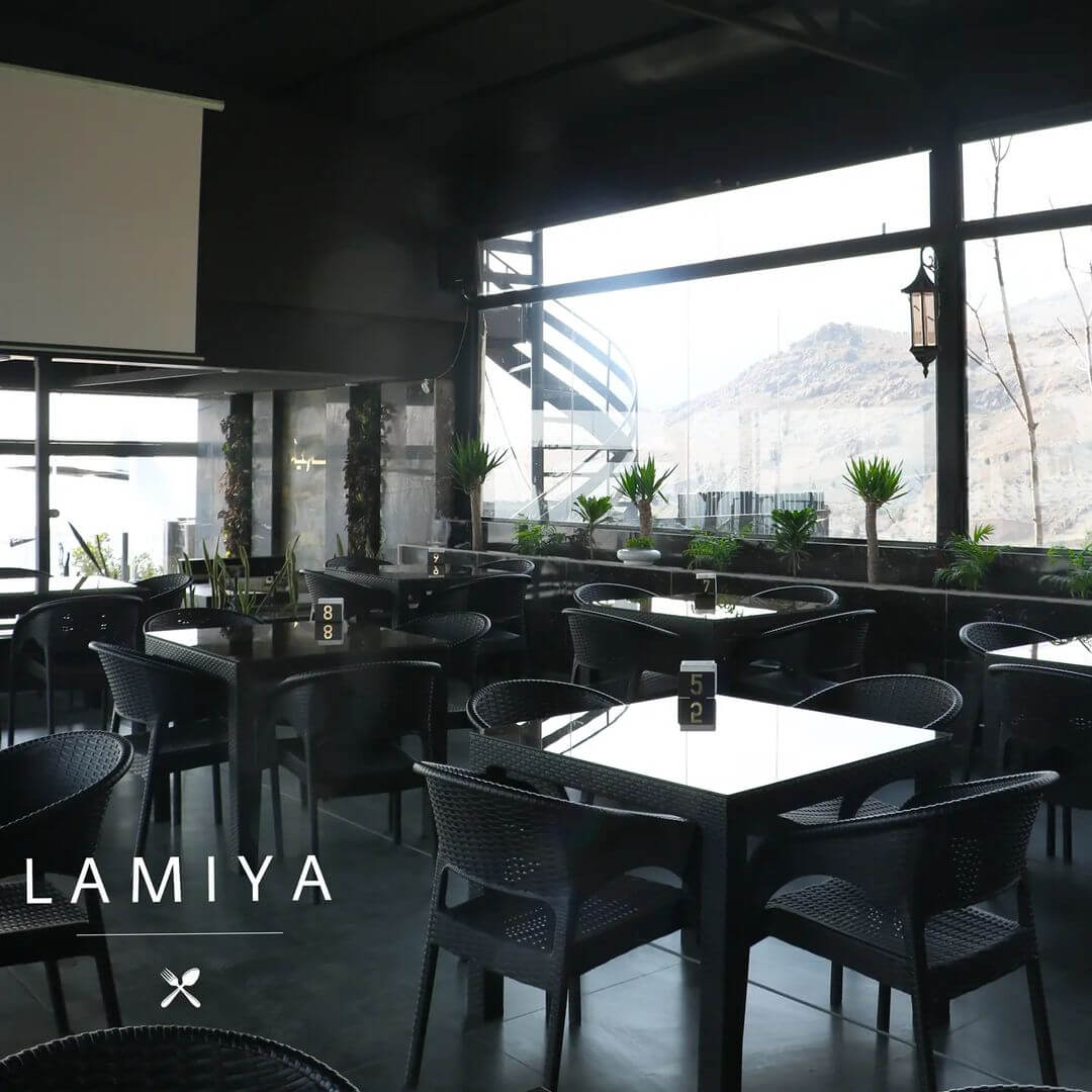 فضای داخلی کافه رستوران لمیاء 