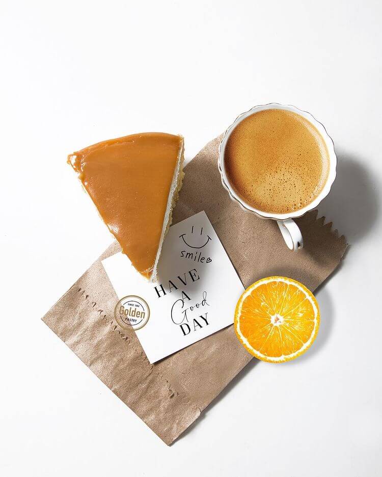 کافه طلایی با قهوههای خوشطعم در خیابان میرزای شیرازی