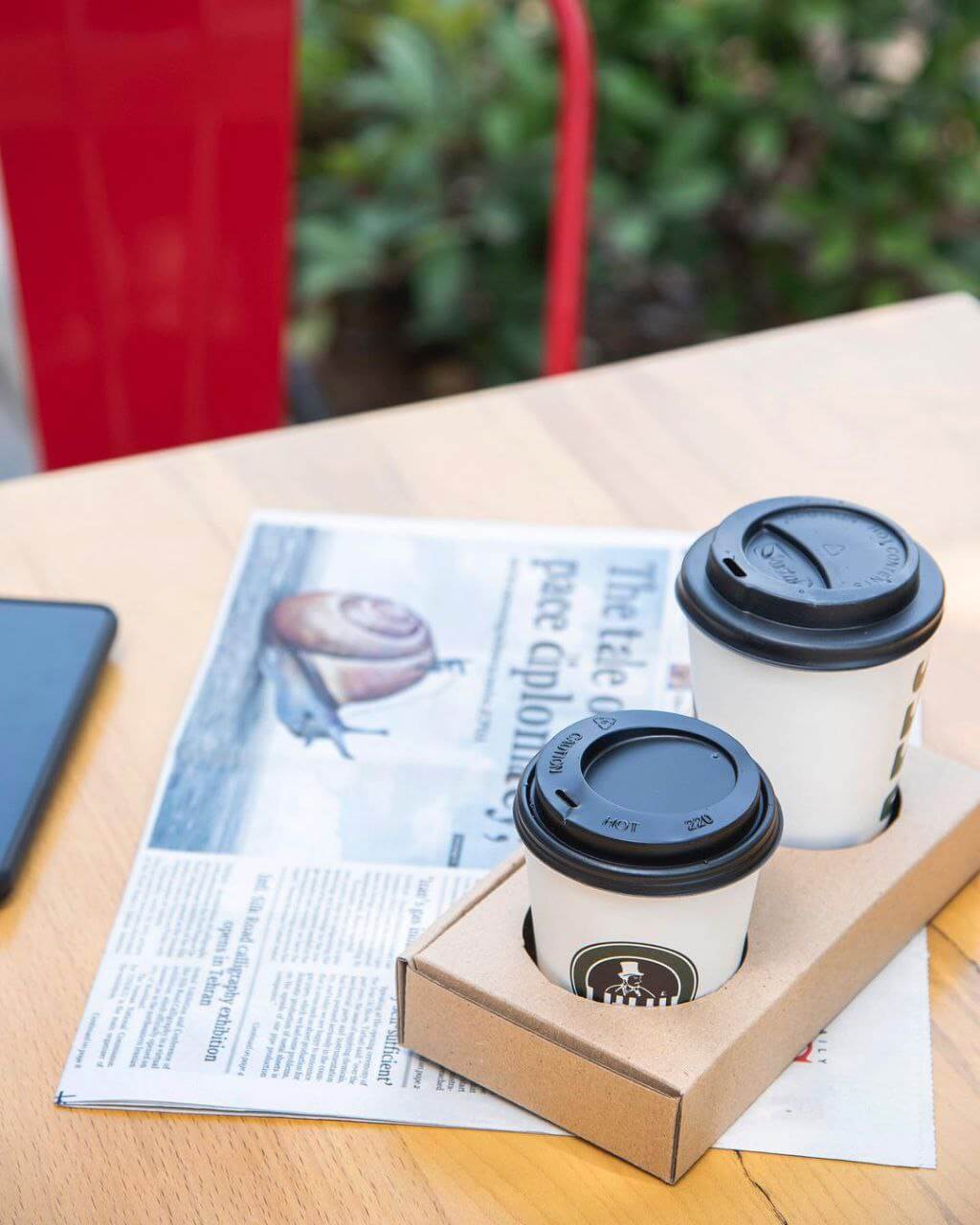 قهوه بیرون بر کافه رئیس