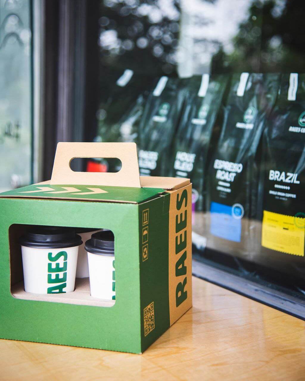 قهوه بیرون بر