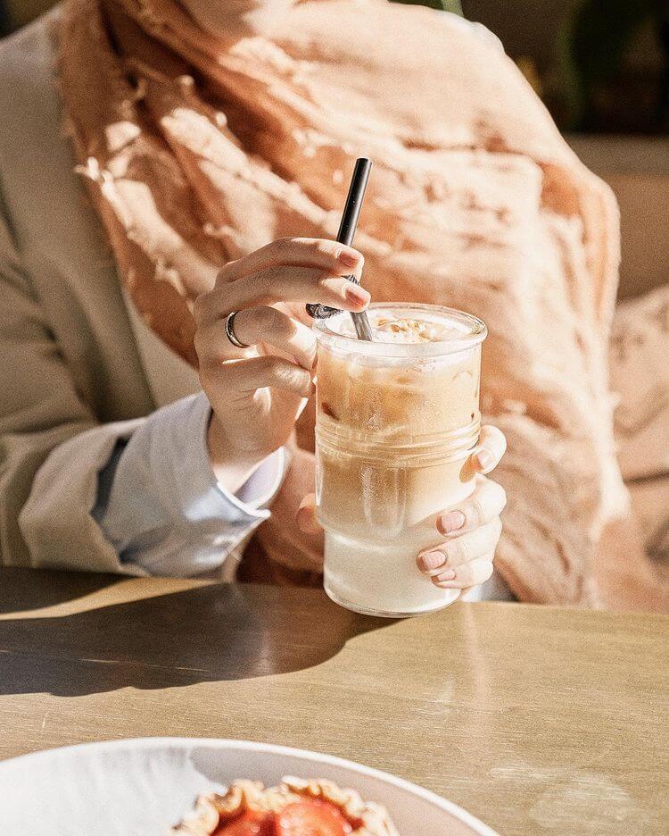 نوشیدنیهای خنک کافه طهرون