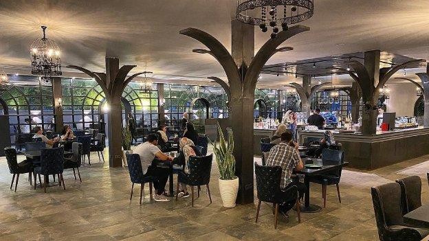 فضای داخلی آرت کافه باروک