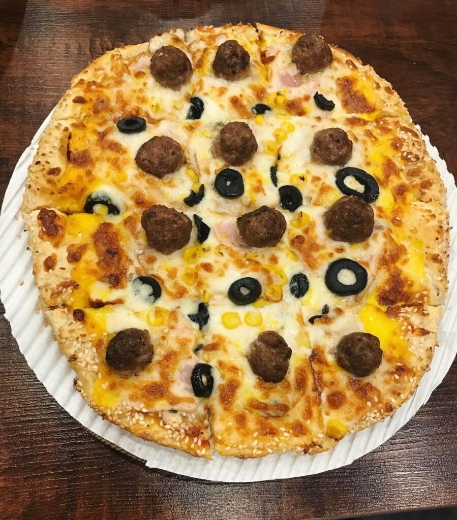 پیتزا میت بال در فست فود گلچین