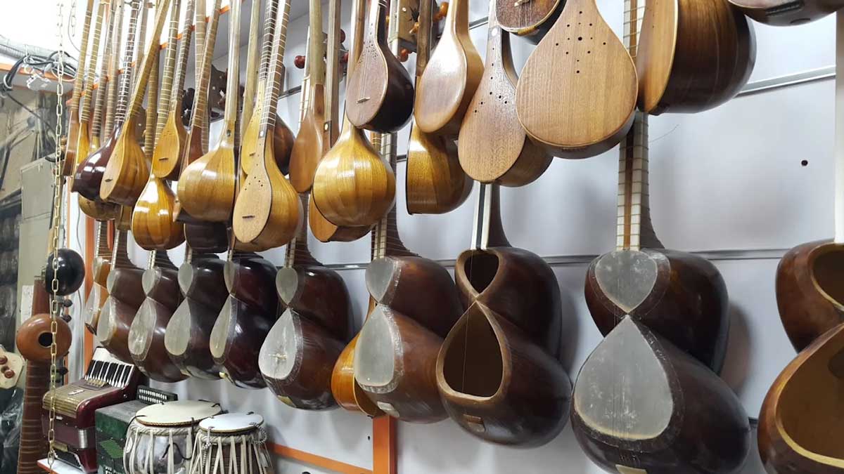 سازفروشی‌های میدان صادقیه 
