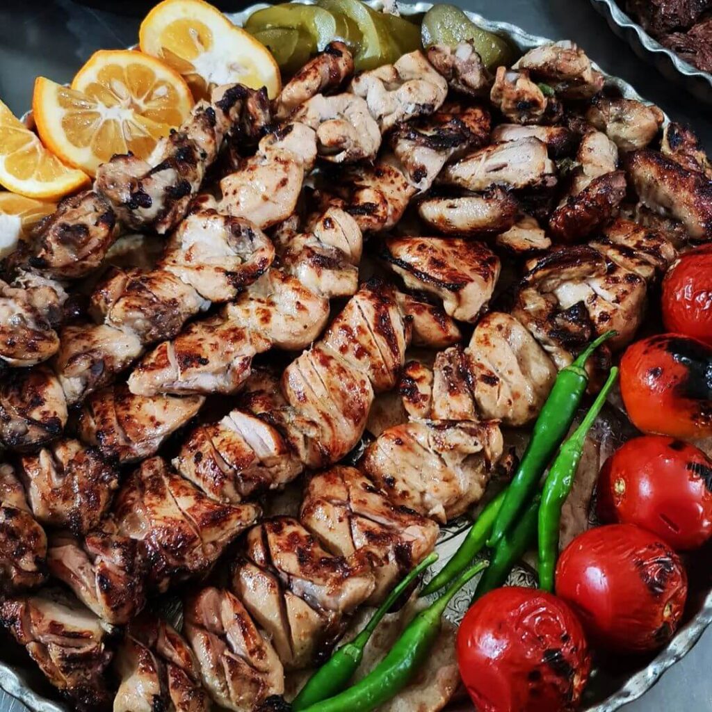 سینی جوجه کباب رستوران خوان، رستوران در بلوار فردوس