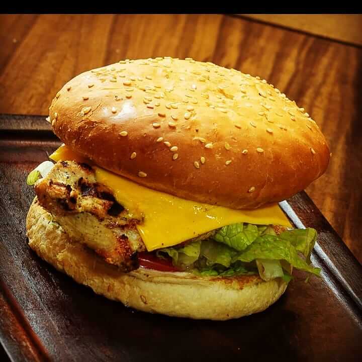 ممل برگر با بهترین همبرگرهای تهران