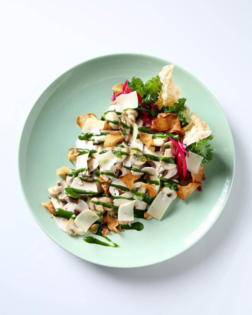 مرغ گریل شده رستوران نوول لانژ