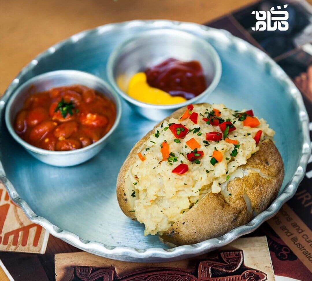 پوره سیب زمینی کافه فیلم کلاسیک در خیابان نجات الهی