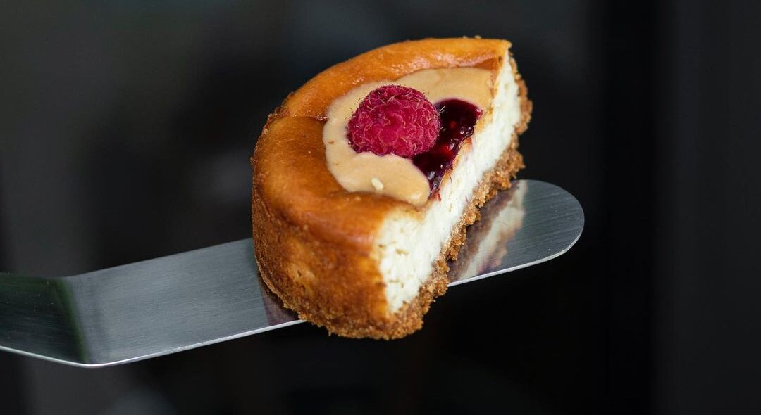 تارت میوه کافه گریفون از بهترین کافه های کریمخان