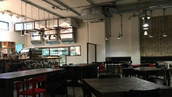 فضای داخلی وی کافه فلسطین 