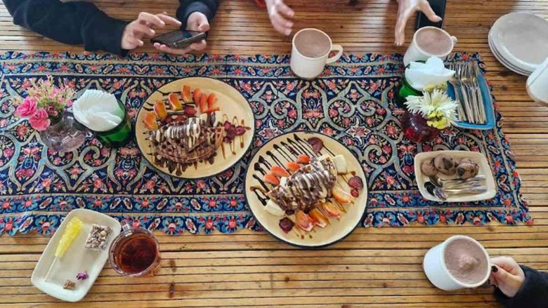 میز صبحانه در کافه شمرون مگامال