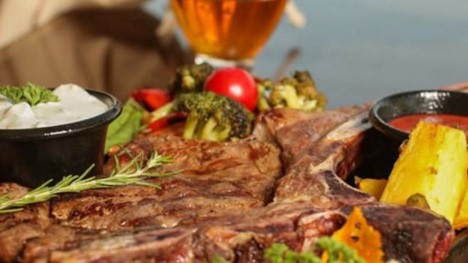 میز غذا در رویال گلکسی