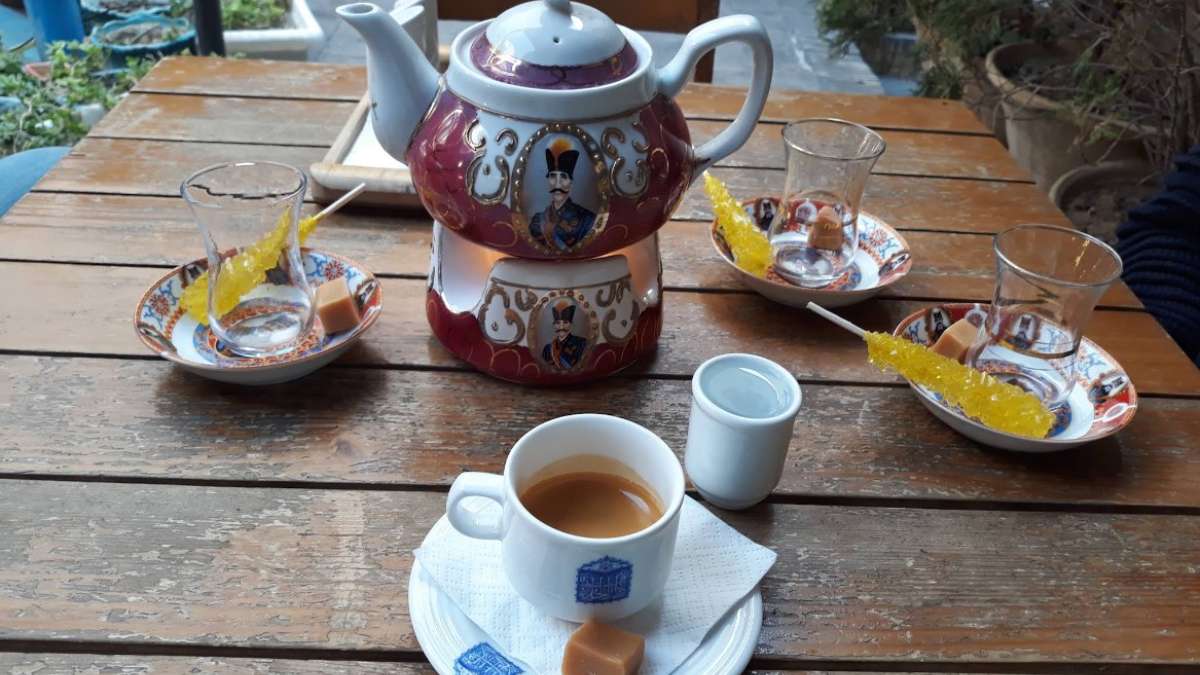 کافه کتاب دارالخلافه؛ کافه‌ای دنج با قدمت 100 ساله