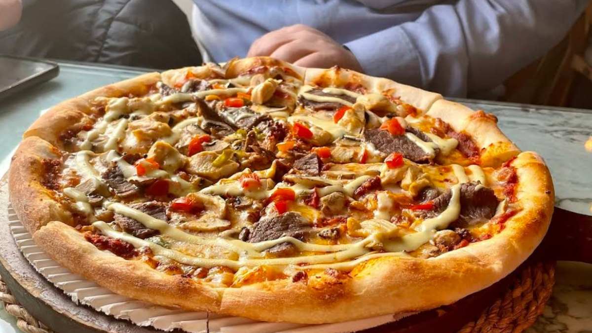 پیتزاهای کافه رنسانس