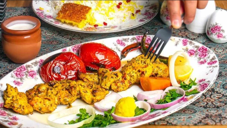 بشقاب غذا در رستوران جیران مشهد