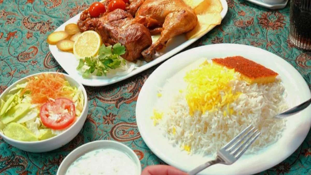 بشقاب غذا در رستوران پسران کریم
