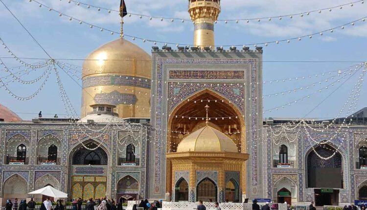 بهترین زمان سفر به مشهد؛ تصویری از فضای حرم امام رضا (ع)