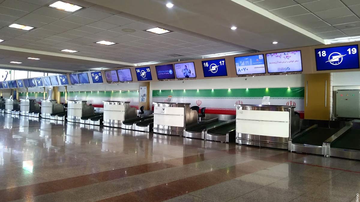 فضای داخلی فرودگاه مشهد