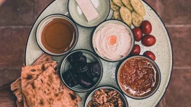 بشقاب برانچ در عمارت جهان کوچک من