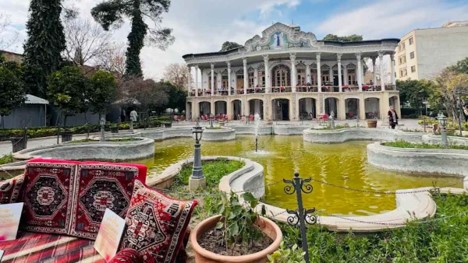 فضای بیرونی عمارت شاپوری